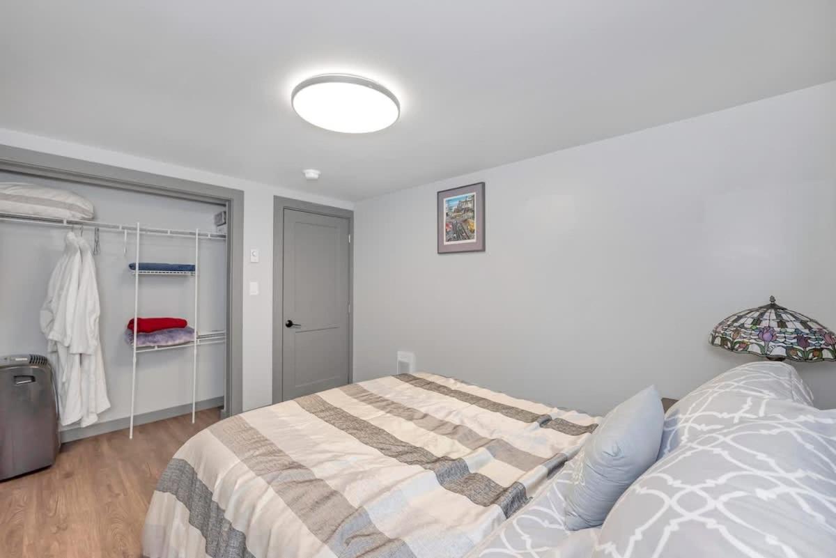 Tranquil Oasis 2 Bedroom Suite With Pool View Victoria Eksteriør bilde